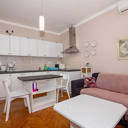With Parking Space Barbat, Rab - 16723 Appartement Barbat na Rabu