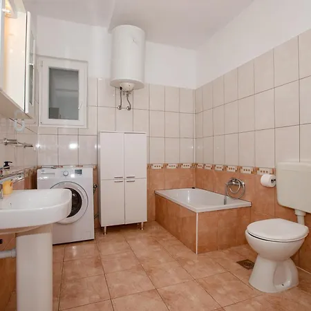 With Parking Space Barbat, Rab - 16723 Appartement *