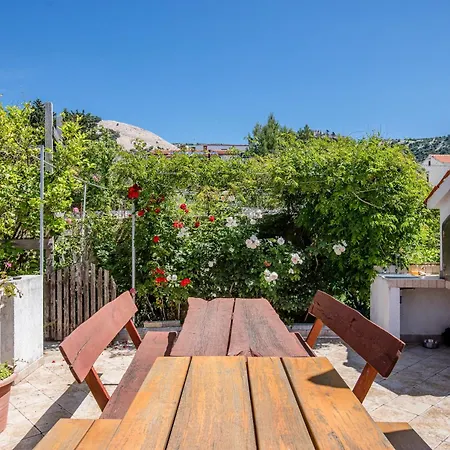 Appartement With Parking Space Barbat, Rab - 16723 *